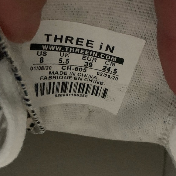 Leopard print sneakers. - Picture 2 of 3